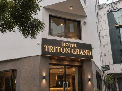HOTEL TRITON GRAND