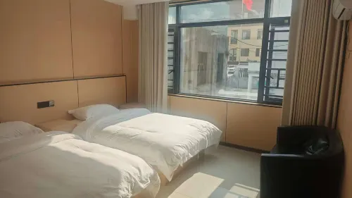 啓雄ホテル（花江バスターミナル）