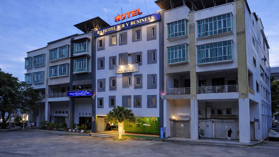 RJ Hotel by MR VJ Business