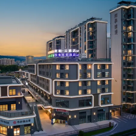 SUPERIOR  HOTEL