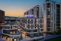 SUPERIOR  HOTEL