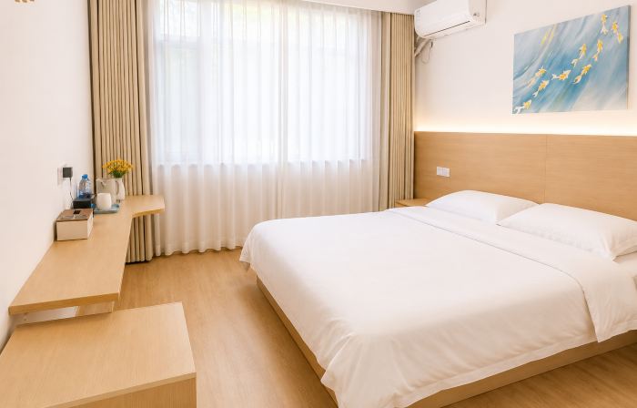 Cloud & Mountain Lodge · Retreat & Cinema Homestay (Carp Stream Scenic Area Branch)
