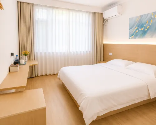 Cloud & Mountain Lodge · Retreat & Cinema Homestay (Carp Stream Scenic Area Branch) فنادق في جَونينغ