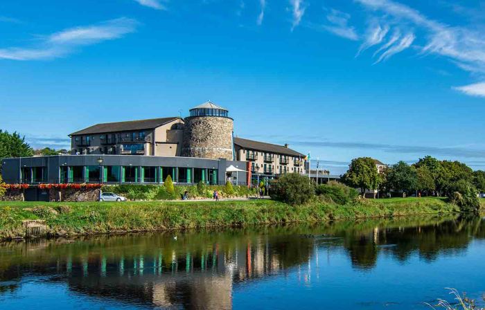 Riverside Park Hotel