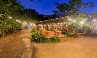 100% Cafe Moto Hostel - Bintang 2