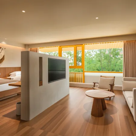 Bailu Bay · Zhiguang Mountain House