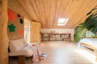 Zunyi Granary · Persimmon Tree Side Mountain Estate Vacation Apartment - bar