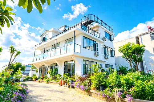 Xingyi Blue Moon Bay Xinglin Courtyard Homestay (Wanfenglin Scenic Area Shangnahui) - balcony