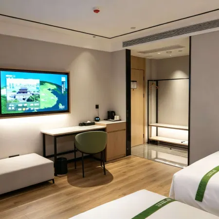 GreenTree Inn Express Hotel (Hotan Tuancheng Scenic Area)