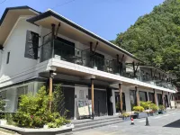 Zhashui Lan · Mountain View Collection Homestay - Balcony