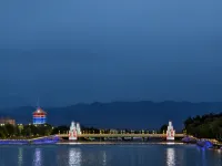 Jinghe Qieman · New Chinese Aesthetic Guesthouse - غرفة مطلة على الجبل