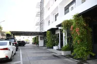 Blu Monkey Hotel Suratthani - 3-Sterne
