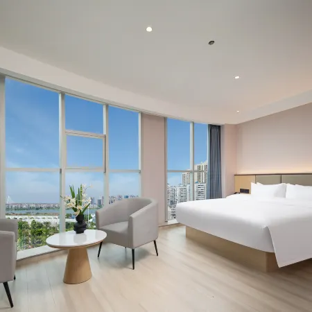 Yibai International Hotel (Jingzhou Honghu Longjie Branch)