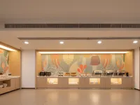 Huating Hotel (Chongqing Shiqiaopu Branch) Hotels near Jiu Longpo