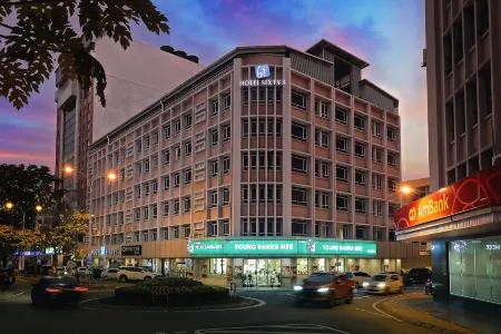 Hotel Sixty3