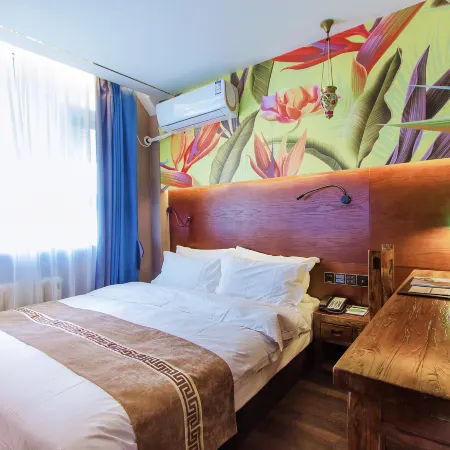 Minguo Hotel (Qingdao Catholic Church) Отели рядом с достопримечательностью «Вокзал Циндао»