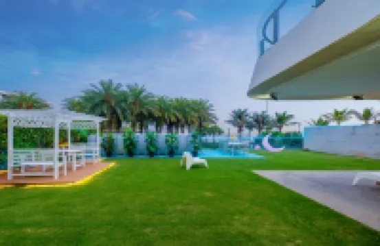 Huizhou Huayang Nianhua Seaview Party Villa (China Resources Xiajing Bay)