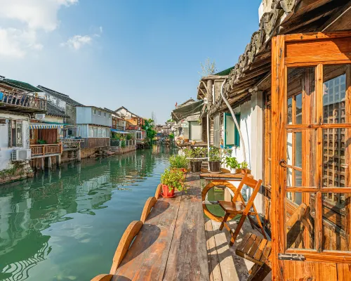 Corner Inn (Zhujiajiao Ancient Town) Отели рядом с достопримечательностью «Парк Ориентал-Лэнд»