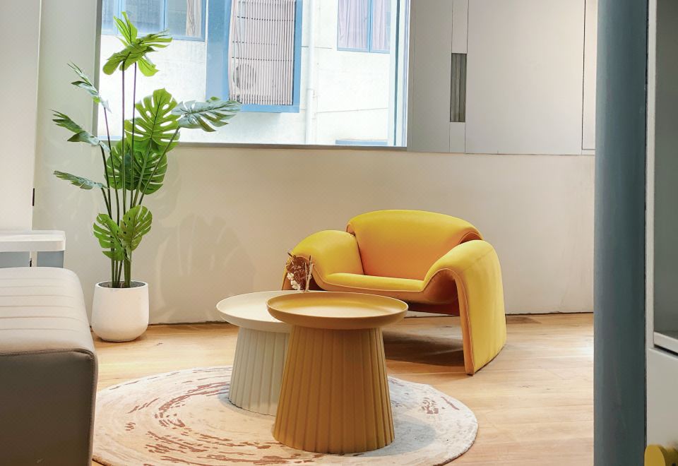 샤먼 B5호텔 호텔의 깨끗하고 현대적인 로비 전경