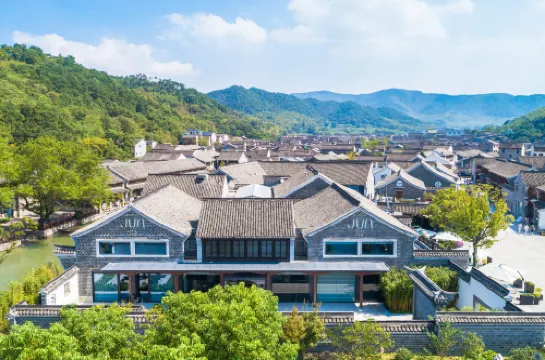 JUN Boutique,Dongqian Lake