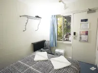 واي إتش إيه كيرنز سنترال Hotels near منتزه كيرنز