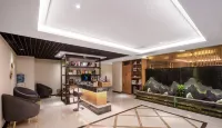 Orient river and city Hotel(Chongqing Jiefangbei Hongyadong store) - Mountain view