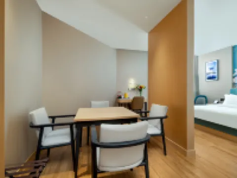 Xingshan WAVE Hotel (Jingjiang People's Park) فنادق في جينغجيانغ