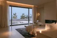 EOSO Hotel