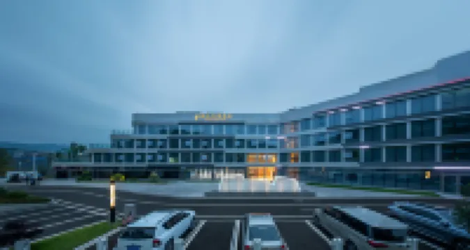 FengLingHotel Hotels near Yidu Flower Sea