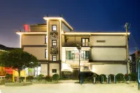 란신 호텔 & 레지던스 리장 공항 주변 호텔