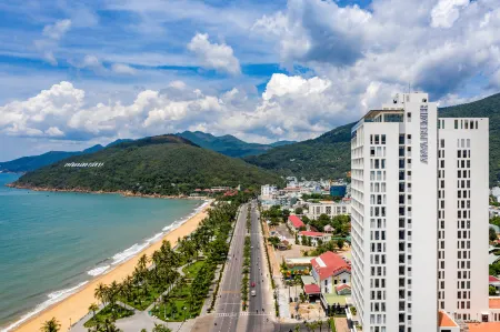 Anya Premier Beachfront Hotel Quy Nhon Отели в г. Куинён