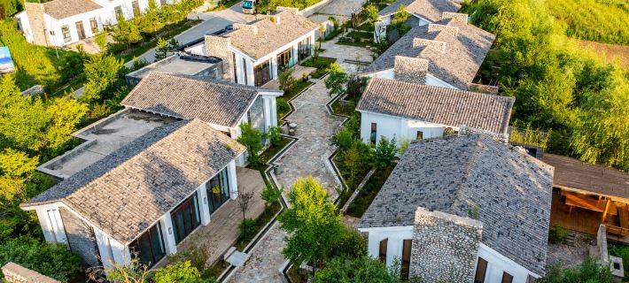 Aoshan stone house Hotels in Taibai County