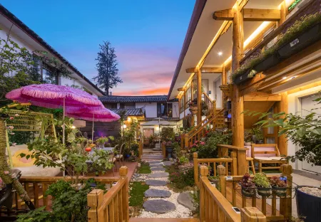 Auspicious Sign Jiayuan Light Luxury Garden Homestay (Lijiang Ancient City Mufu Branch)