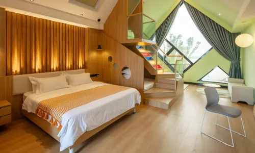 Juyi's Yard Family Homestay