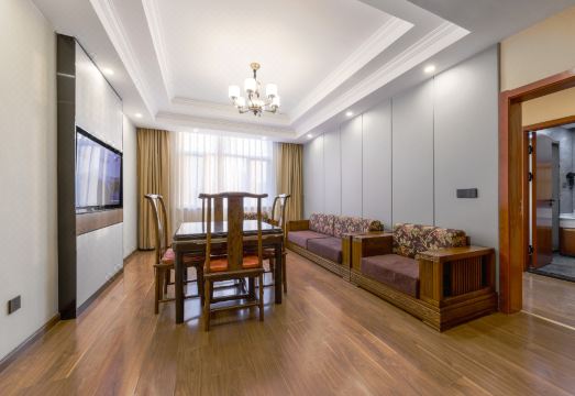 3. 이롱 R.윤 호..