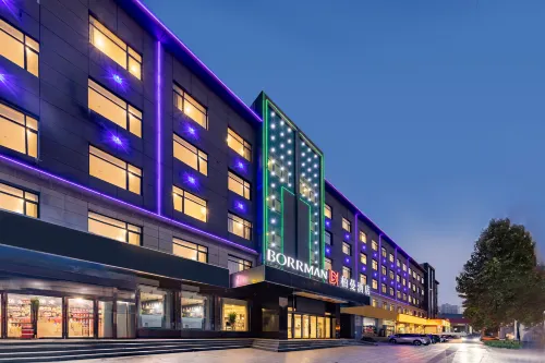 Borrman Hotel (Li County Yongsheng North Street) - Park Yeri