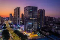 VES E-sports Hotel (Nanning Huqi Subway Station)