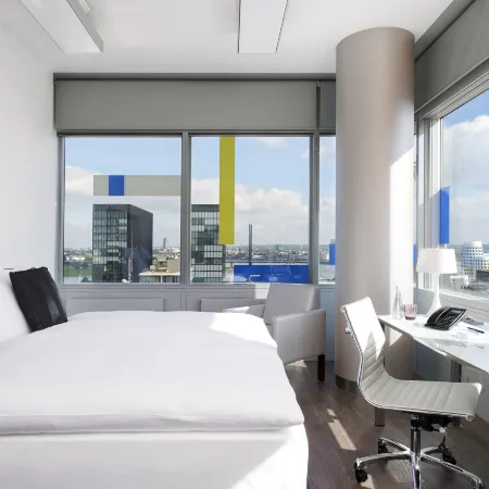 Innside by Melia Duesseldorf Hafen Отели рядом с достопримечательностью «Рейнская телебашня (Рейнтурм)»