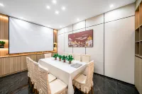 四季花畔·白月光飯店（桂林陽朔西街店）
