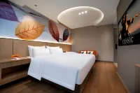 Renhe Hotel (Panzhihua Renhe Square High-speed Railway Station) Hotels near Zhuhuyuan Park