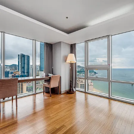 Haeundae Seacloud Hotel Residence Отели рядом с достопримечательностью «Станция метро Haeundae»