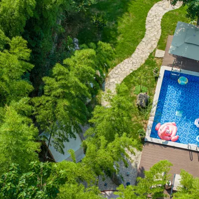 Fuyang Nanshan Bamboo Haiyun Ximeishe (Tianmu Lake Yushui Hot Spring Branch) Hotels near Nan Mountain Drifting