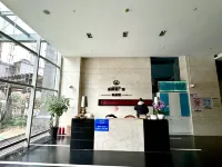 Pinke Service Apartment