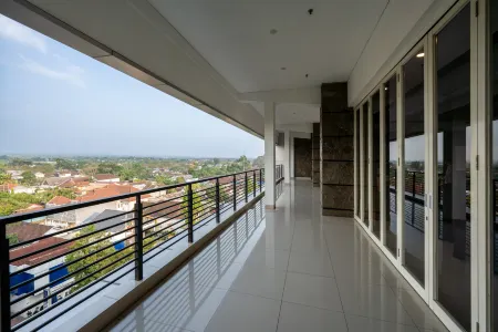 Grand Padis Hotel Отели в г. Bondowoso Regency