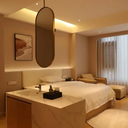 Longshan Yading Hotel