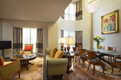 ロイヤルスイート、クラブラウンジアクセス、1ベッドルームのスイート、キングサイズベッド1台 シェラトン・タワーズ・シンガポールの写真