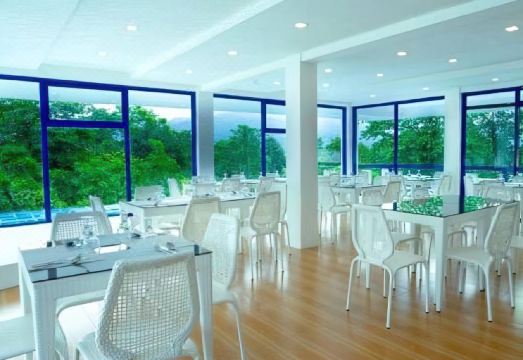 Ruhe Suites의 수영장