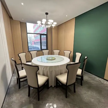 VX Hotel (Anyang Wenfeng Dadao Angang )