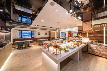 Atour X Hotel Wanda Plaza (Harbin West Railway Station) Отели рядом с достопримечательностью «Heilongjiang Foreign Economic Institute»