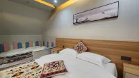 Yi Zhong Yue Ting | Designer Mediterranean Boutique Inn (Tekes Store) - balcony